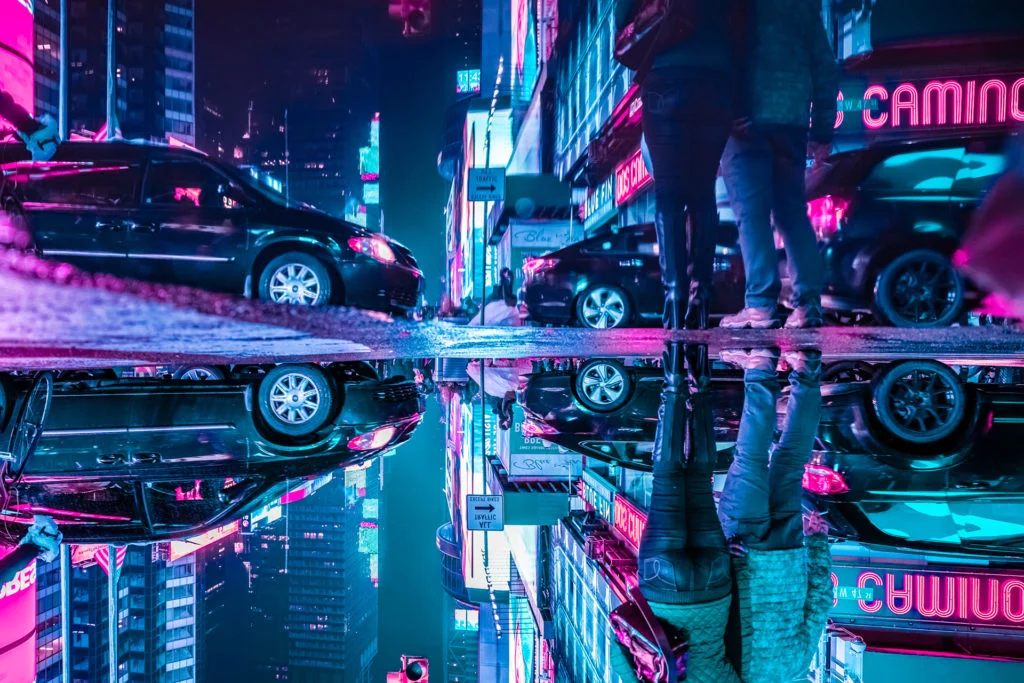 Xavier Portela the upside down villes néon