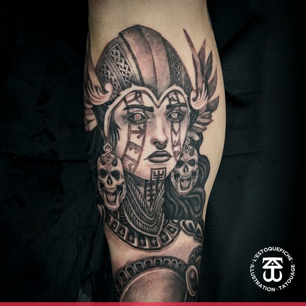 tatouage femme viking