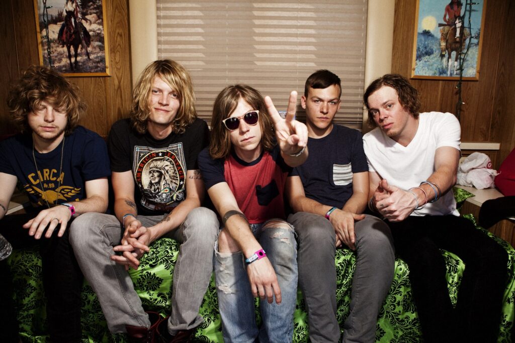 Thank You, Happy Birthday de Cage the Elephant