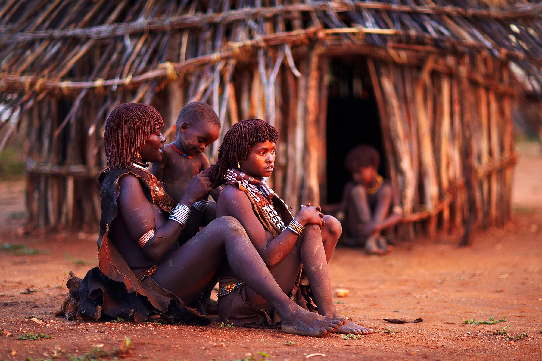 Famille hamar dans la vallée de l’Omo en Éthiopie par Andrew Newey