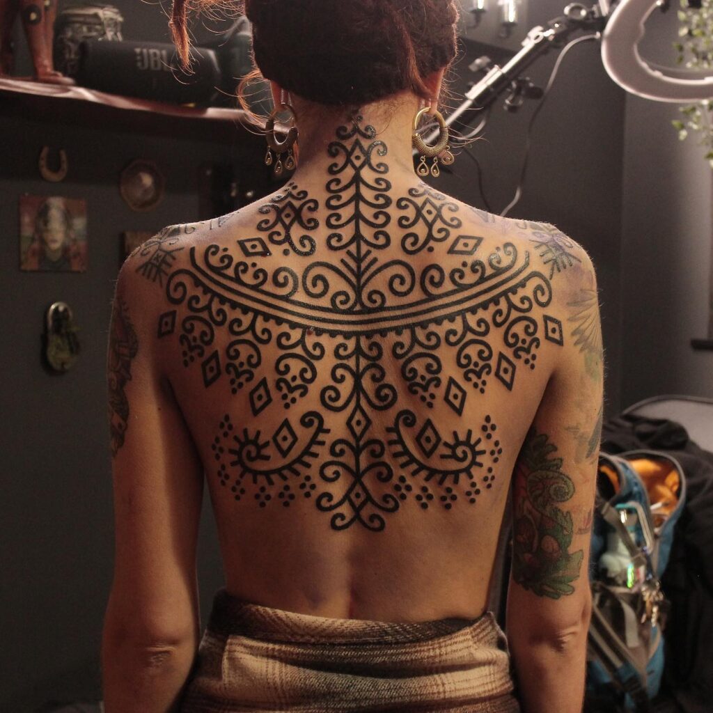 blackwork tatoo