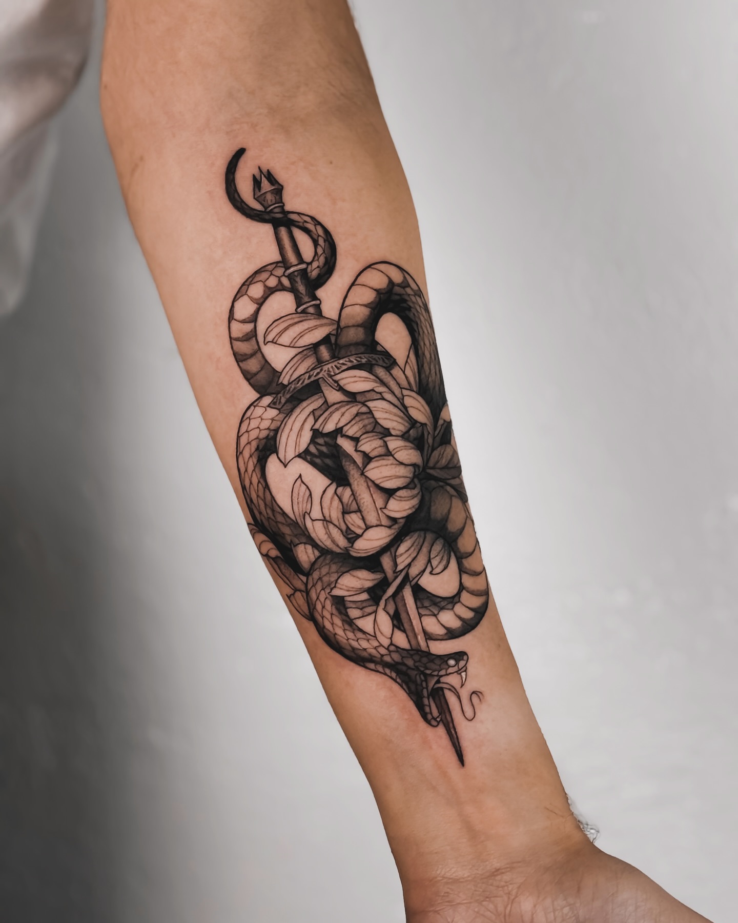 tatouage serpent épée