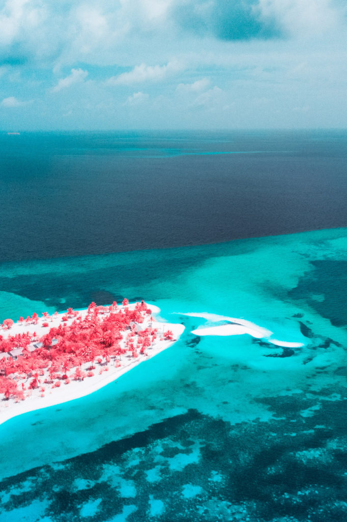 Les Maldives en infrarouge par Paolo Pettigiani