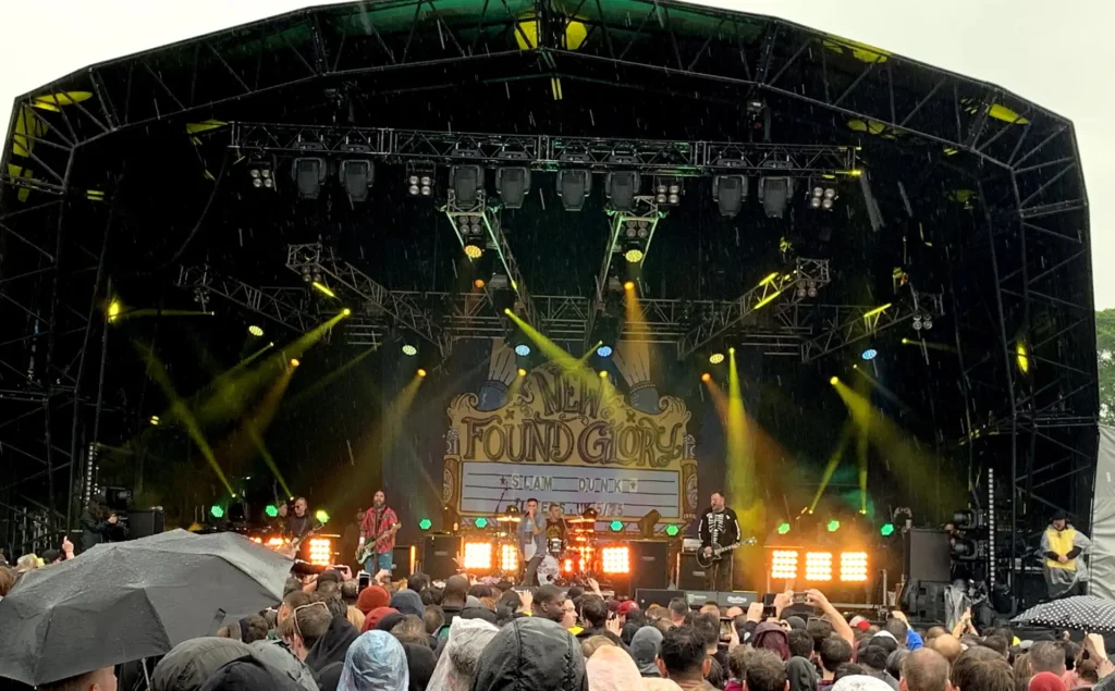 New Found Glory en concert devant le public du Slam Dunk Festival en 2019